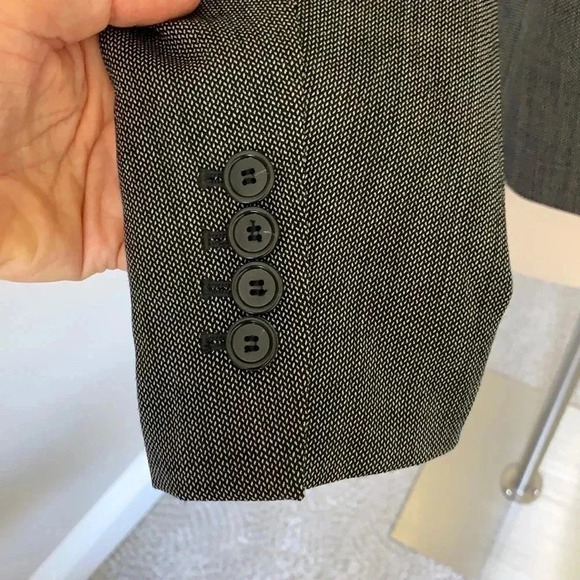 Ann Taylor Gray/ Black Blazer size 2 - Picture 4 of 9